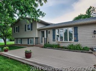 203 McKinley Ct, Mahomet, IL 61853
