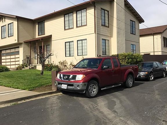 2nd image of 607 Hawthorne Pl