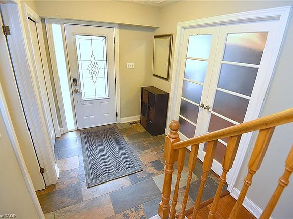 5th image of 75 Josephine Dr