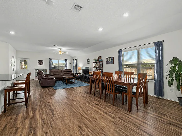 1232 Matt Ln — Photo 8