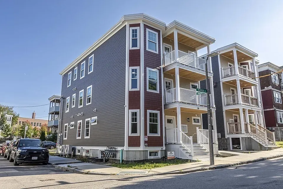 3 bed, 1288 sqft, $2,375 — Photo 1