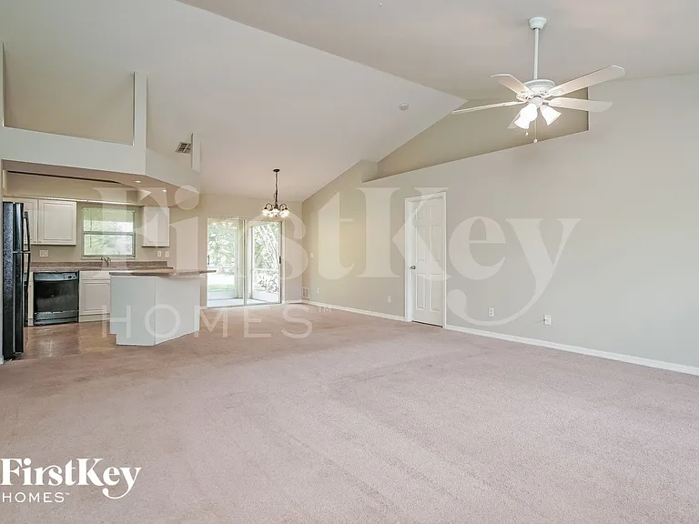 4128 NE 23rd Ave — Photo 4