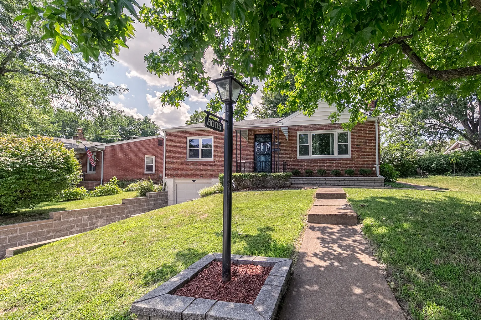 8005 Gramond Dr photo 1