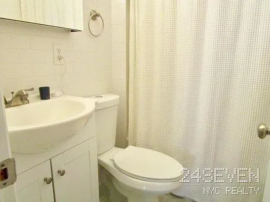 Rented by 24 7 NYC Realty Inc. | media 53