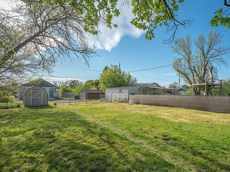 3923 N Walnut St — Photo 27