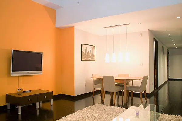 Rented by Real Easy LLC | media 100