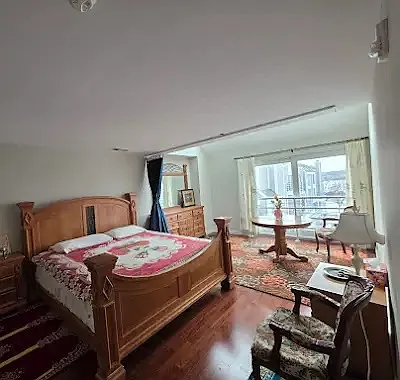 133 Harbour Close Photo 1