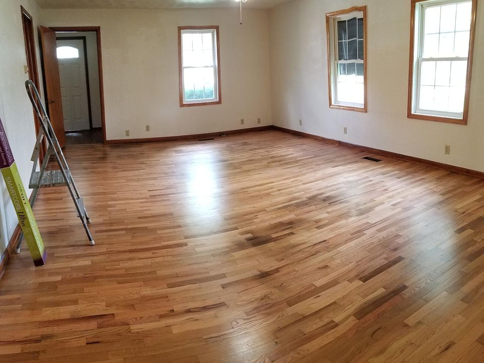 2nd image of 511 W 1st St