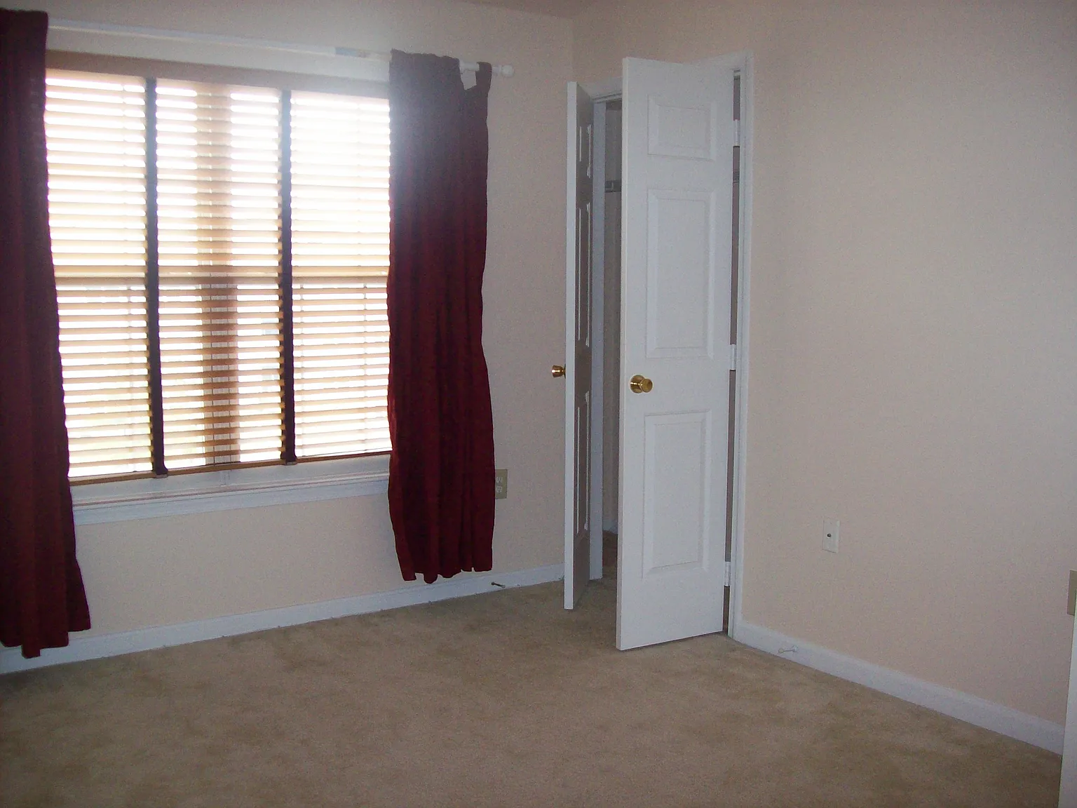 653 Constellation Sq SE — Photo 2