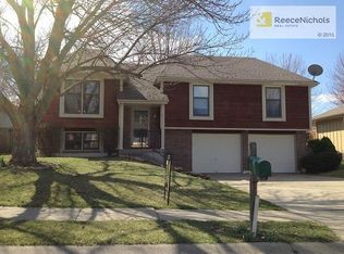 1112 SW Brook Ct, Blue Springs, MO 64015