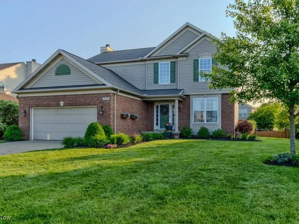 9388 Victoria Ln, North Ridgeville, OH 44039