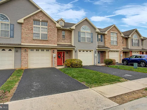 2035 Powell Dr, Chambersburg, PA 17201