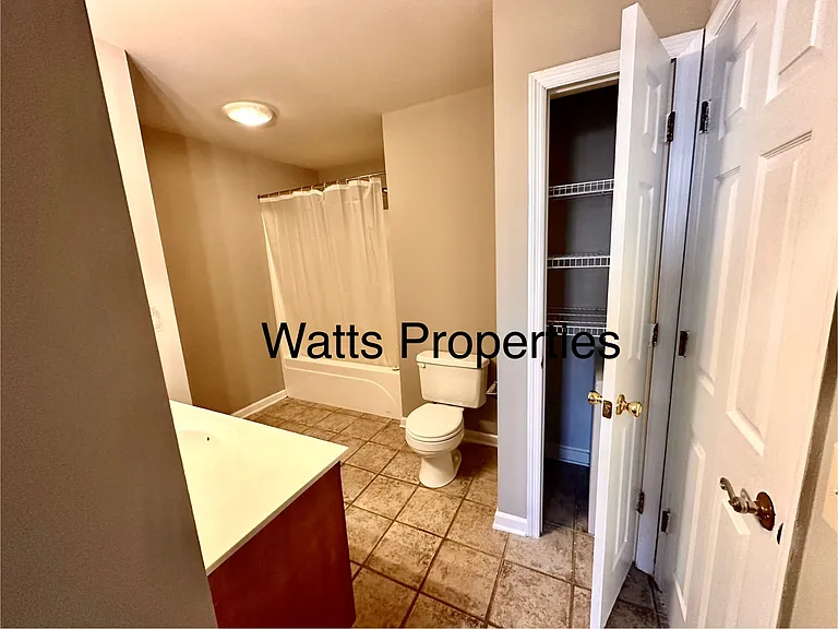 111 13th Ave NW — Photo 10