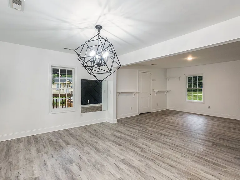 206 Temple Ave — Photo 9