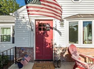 124 Cooper Rd, West Haven, CT 06516