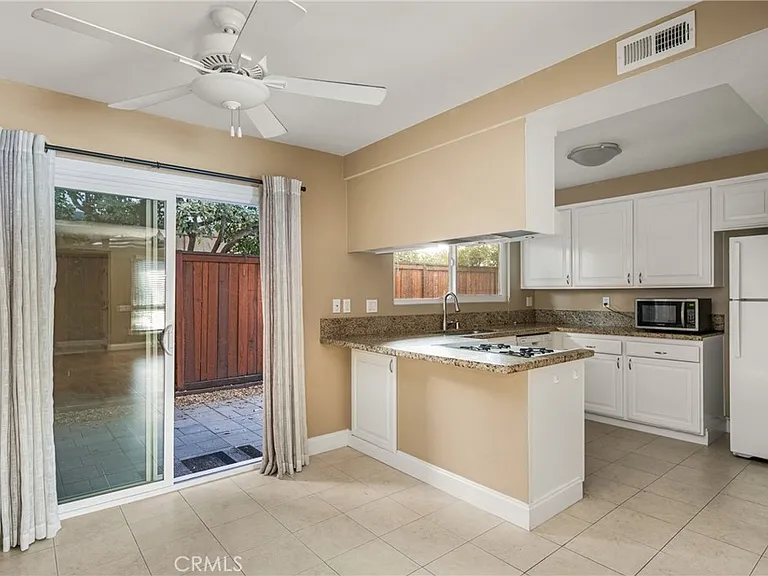 338 W Kelly Ave #B — Photo 8