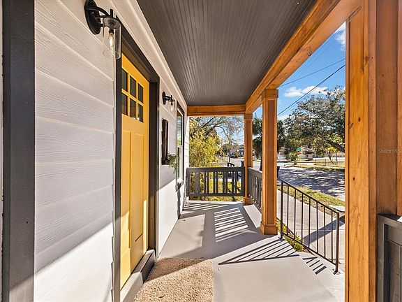 3rd image of 2107 W Cherry St