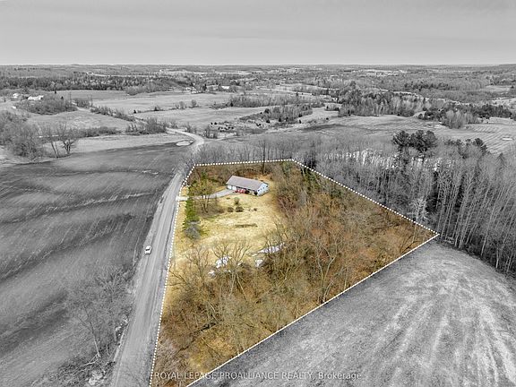 2nd image of 825 Campbell Rd