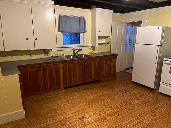 Downstairs kitchen