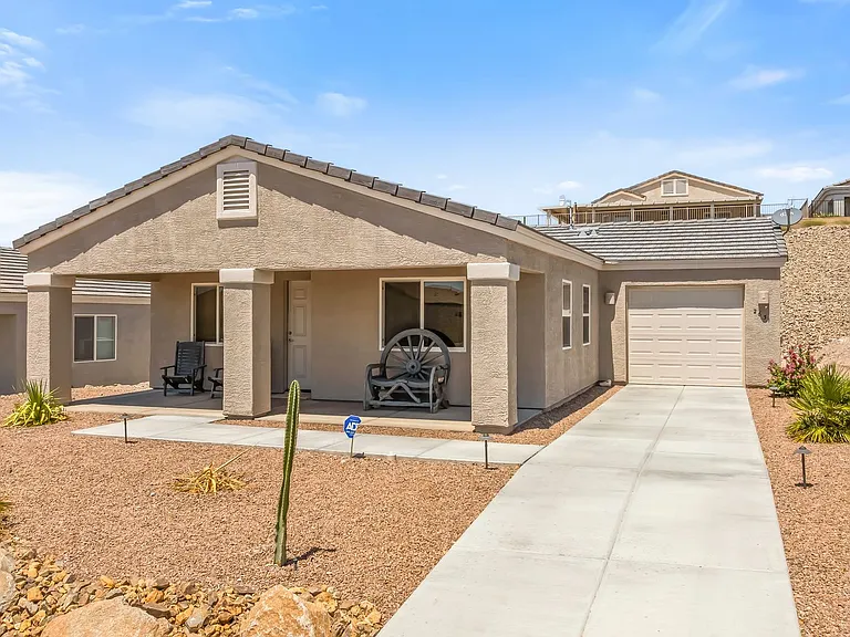 2631 Bear Mountain Loop — Photo 1