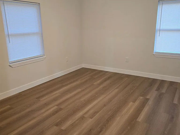 1955 McCutchen Dr — Photo 12