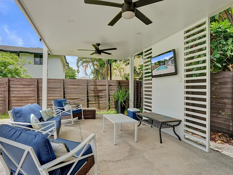620 SW 100th Ave — Photo 56