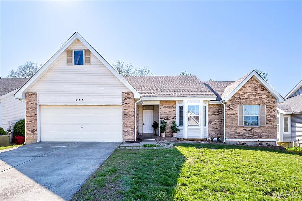 337 Misty Valley Dr photo 1