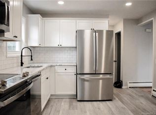 119 Brewster Rd, Enfield, CT 06082