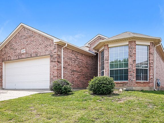 3rd image of 12817 Dorset Dr