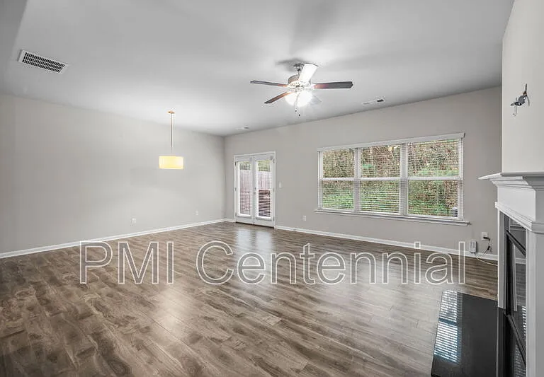 537 Jefferson Chase St SE — Photo 8
