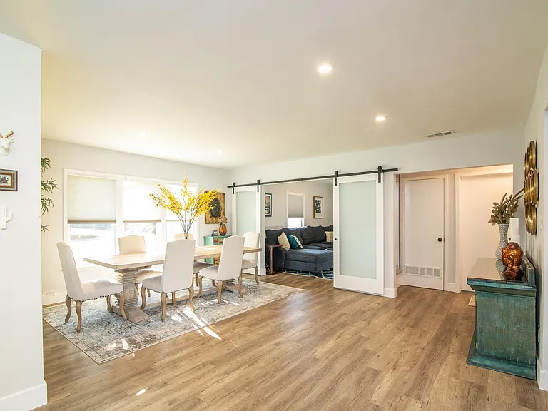 3820 Clark Ave — Photo 12