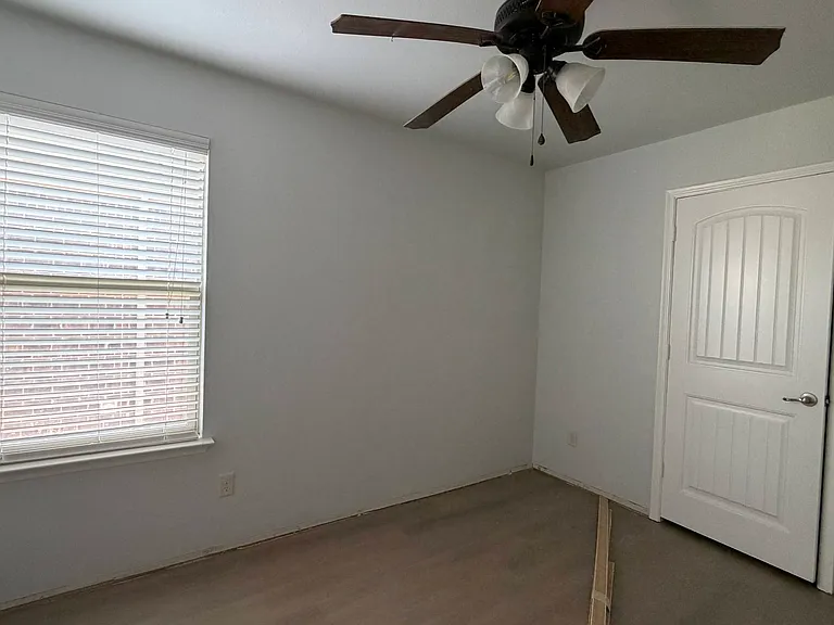 2123 Meadow View Dr — Photo 7