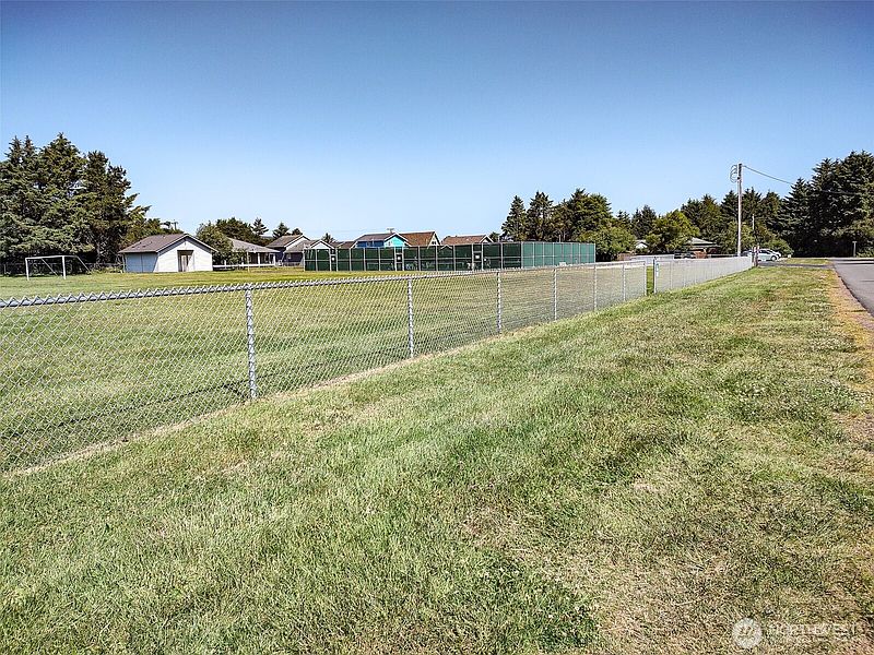 4th image of 474 Volans Avenue SW