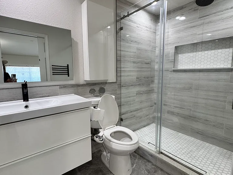 6752 Rostrata Ave — Photo 7