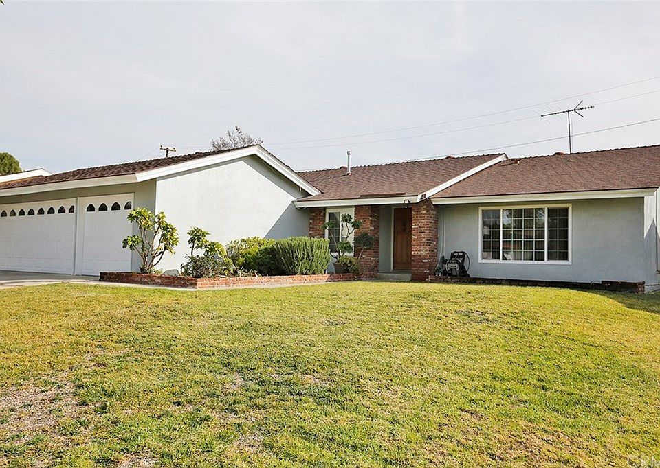 1st image of 20924 Deloraine Dr