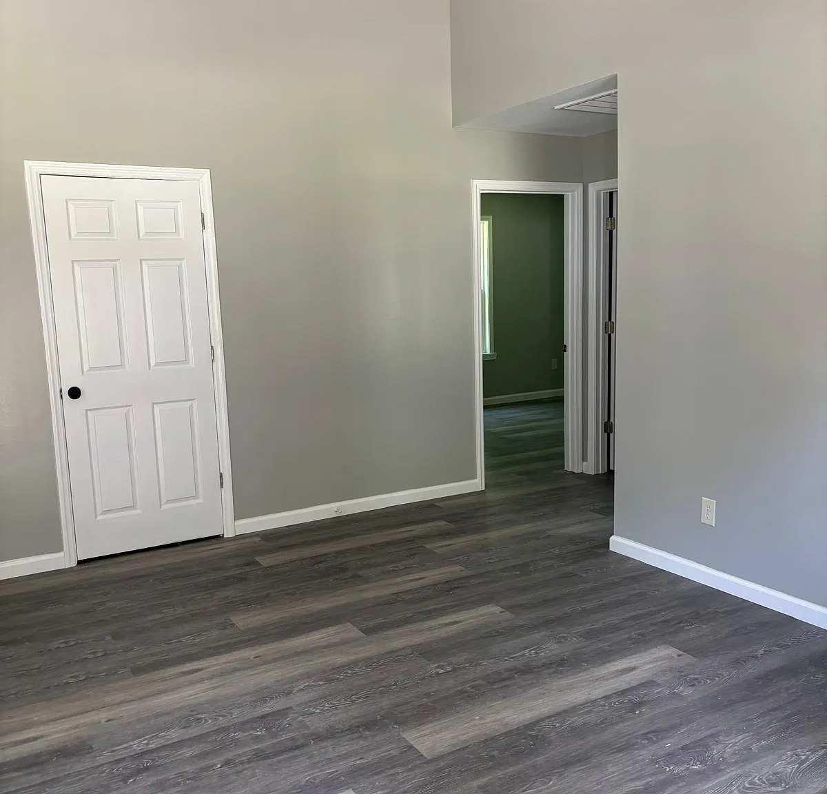 2 bed, $1,100 — Photo 3