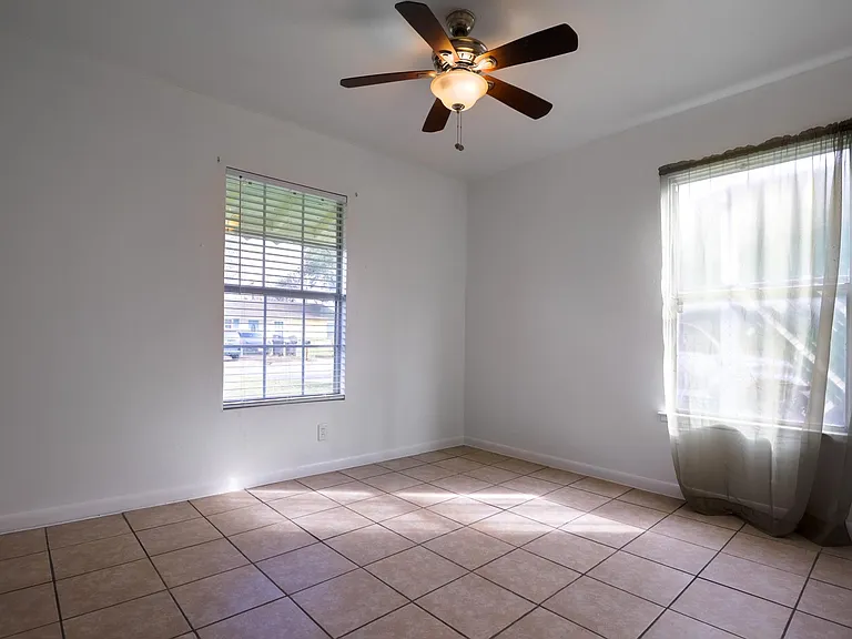 5434 Plumtree Dr — Photo 17