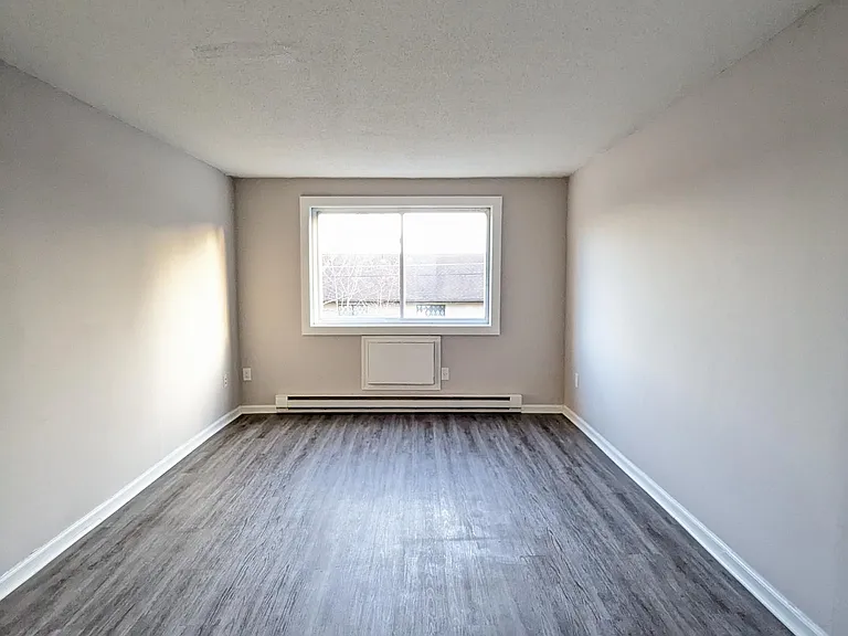 163 Mark Ln #20 — Photo 4