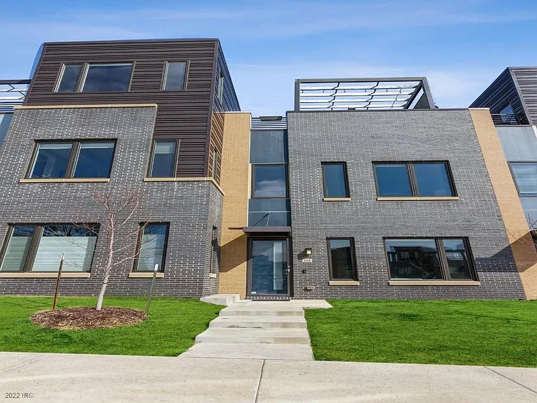 114 E Center St — Photo 25