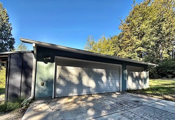 2nd image of 360 E Rasor Rd