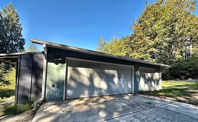 360 E Rasor Rd
