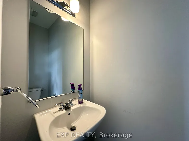 823 Regulus Rdg — Photo 10