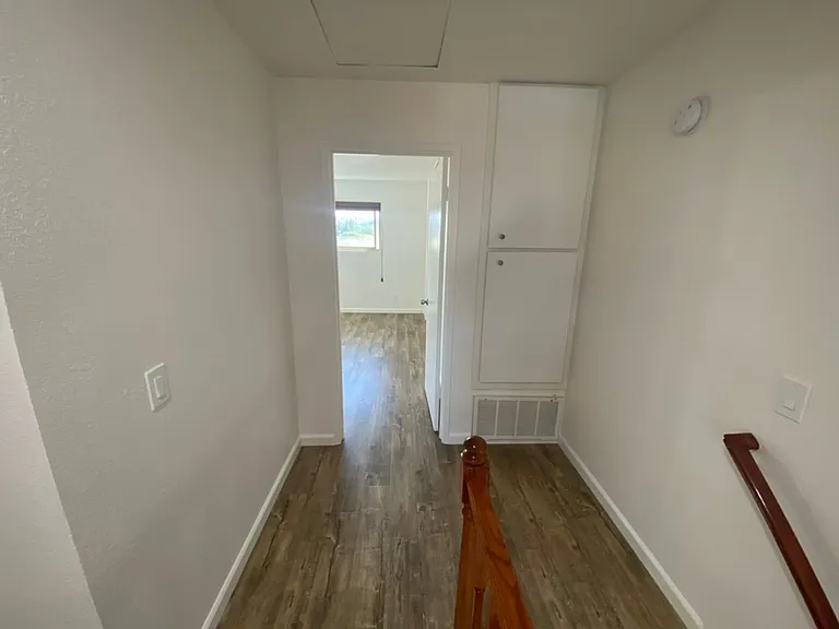 2212 Pine St — Photo 11