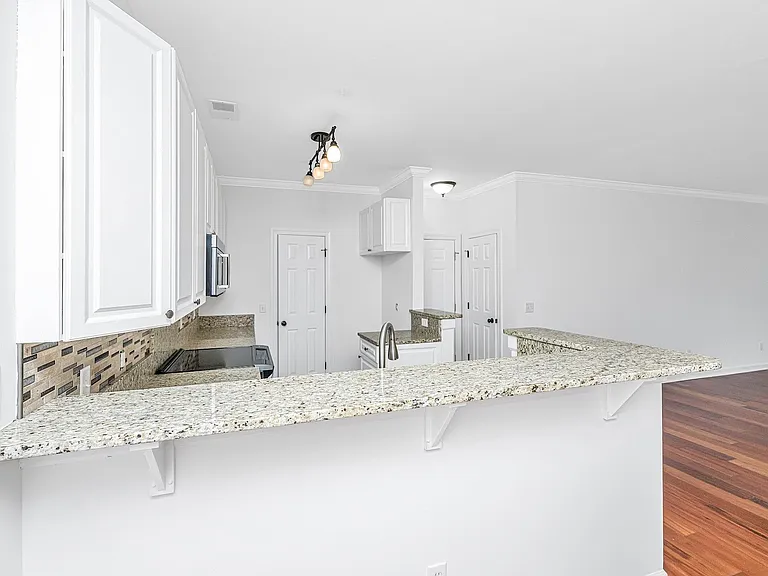 1476 Belcourt Ln — Photo 11