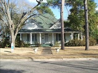 407 Cleveland St, Headland, AL 36345