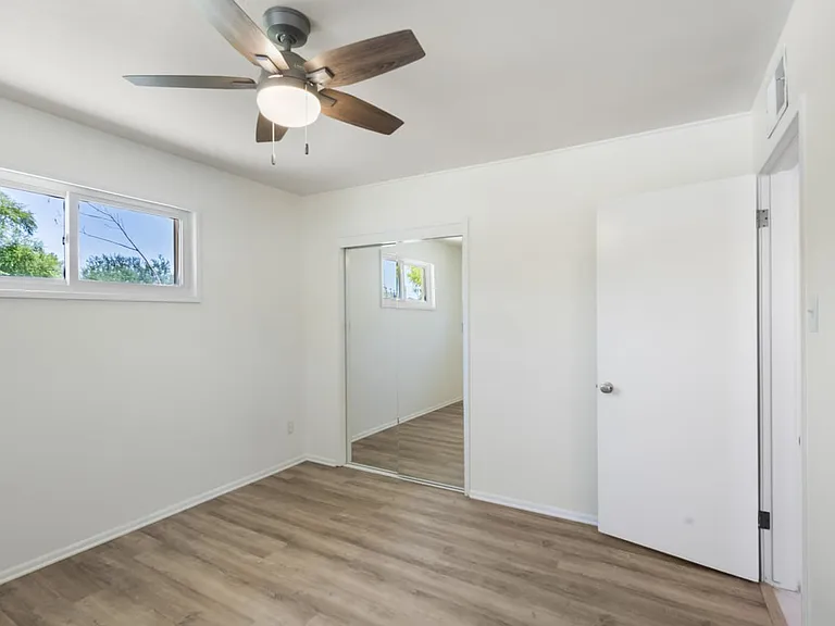 5742 N 12th Pl #5742 N 12TH — Photo 17
