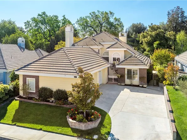 24118 Saint Moritz Dr, Santa Clarita, CA 91355