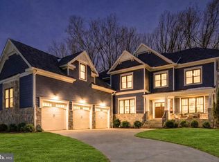 9222 Brian Dr, Vienna, VA 22180