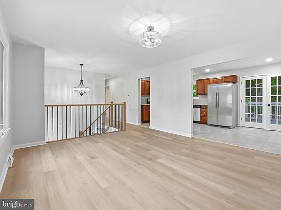 3rd image of 33 Briarcliff Rd