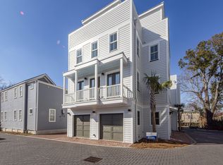 16 Iron Forge Aly, Charleston, SC 29403